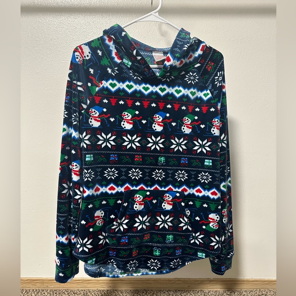 No Boundaries Christmas hoodie - Juniors Large